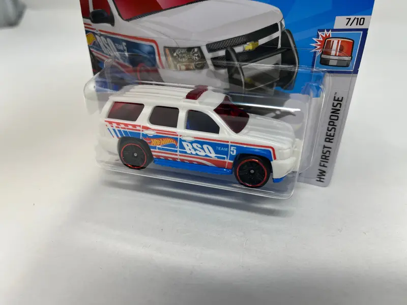 '07 Chevy Tahoe #57 * White * 2024 Hot Wheels Short Card Case J 2