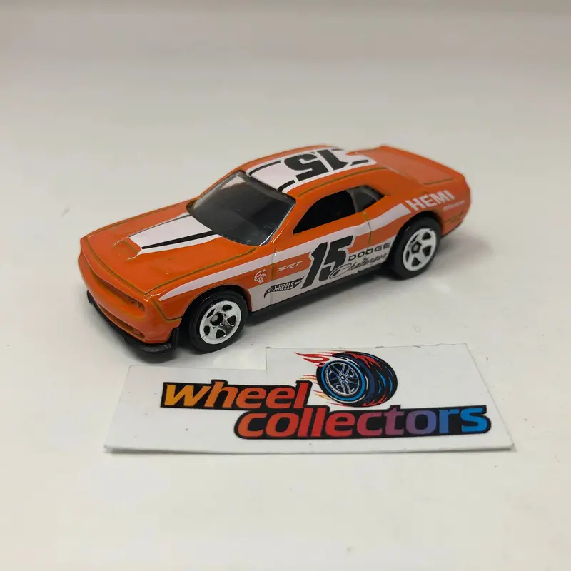 '15 Dodge Challenger Srt * Orange * Hot Wheels Loose 1:64 Scale 1