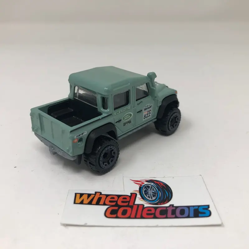 '15 Land Rover Defender Double Cab * Green * Hot Wheels Loose 1:64 Scale 2