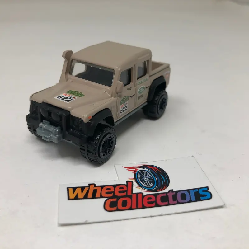 '15 Land Rover Defender Double Cab * Tan * Hot Wheels Loose 1:64 Scale 1