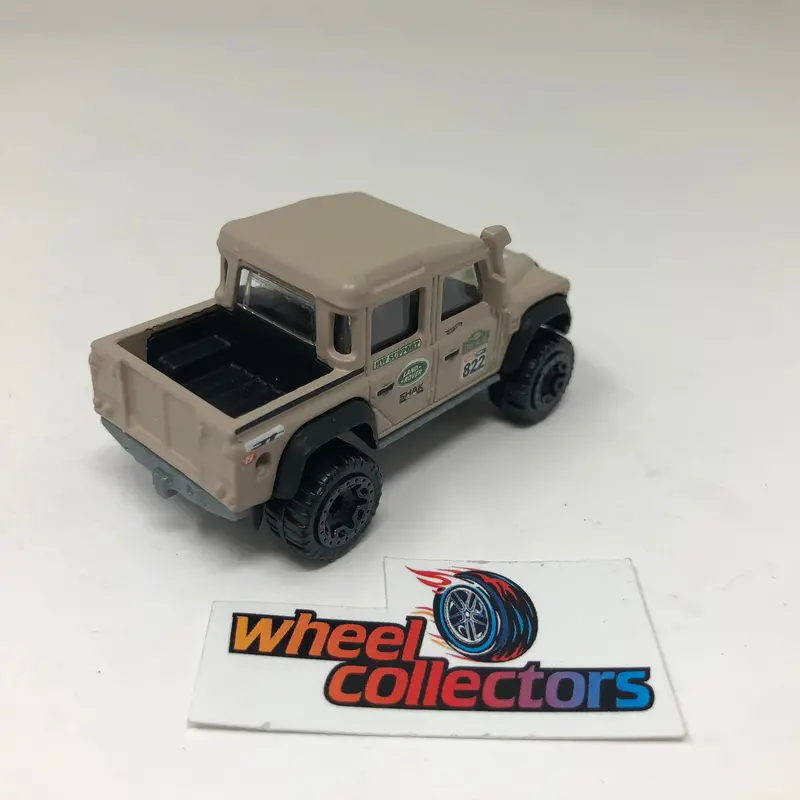 '15 Land Rover Defender Double Cab * Tan * Hot Wheels Loose 1:64 Scale 2