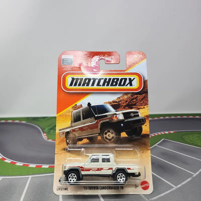 '17 Toyota Landcrusier 78 #40 * Off White * 2026 Matchbox Basic Case D 1