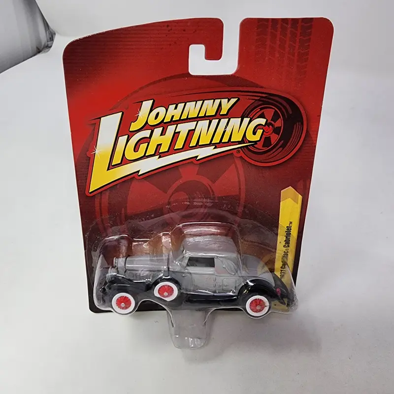 1931 Cadillac Cabriolet 16 * Grey * Johnny Lightning 1
