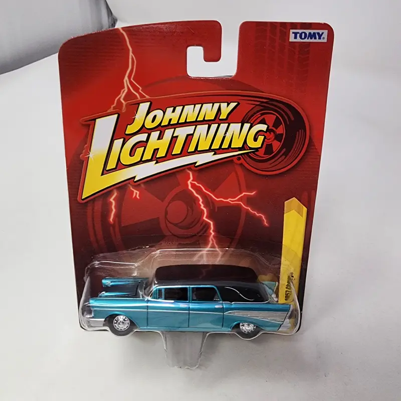 1957 Chevy 26 * Hearse * Johnny Lightning 1
