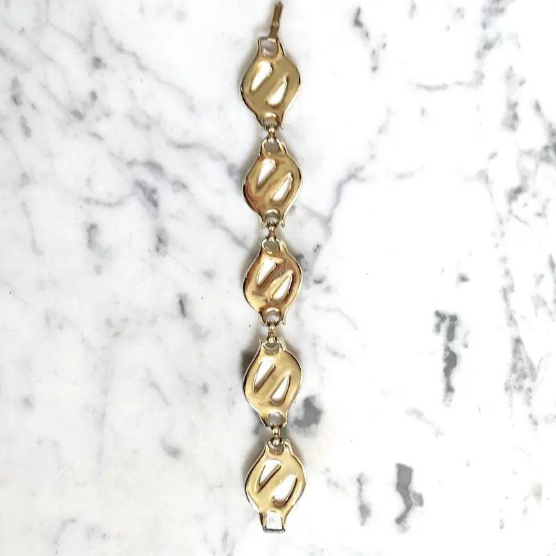 1960S Vintage Trifari Bracelet With White Lucite 2