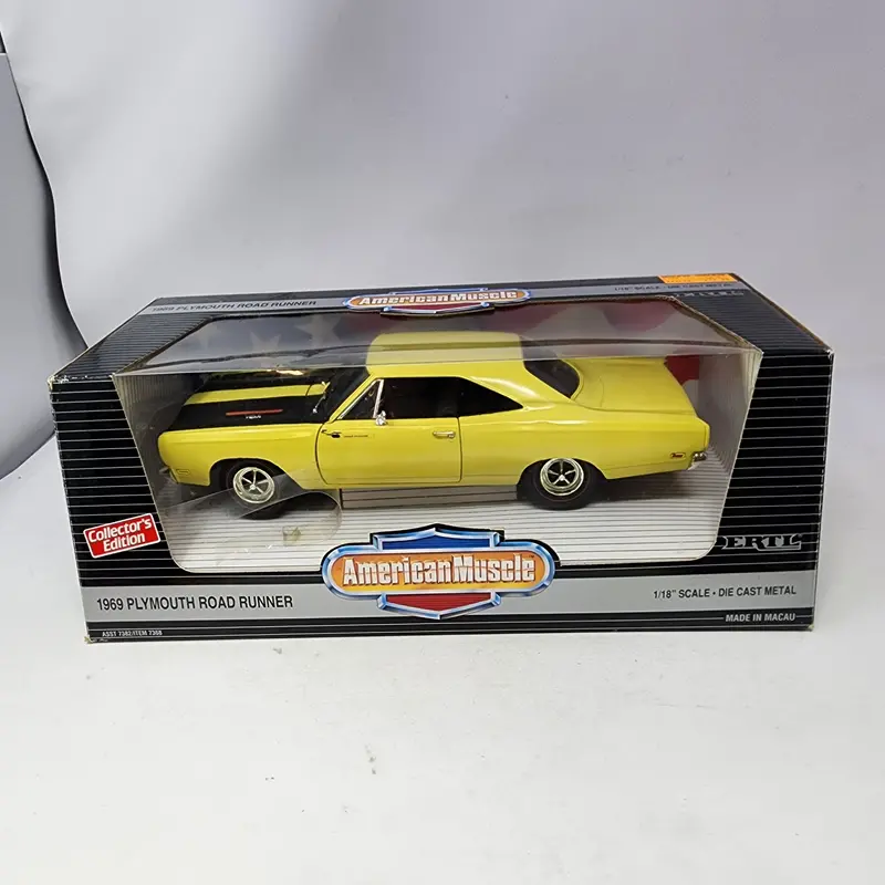 1969 Plymouth Road Runner Yellow * Ertl American Muscle Edition 1/18 Scale 1