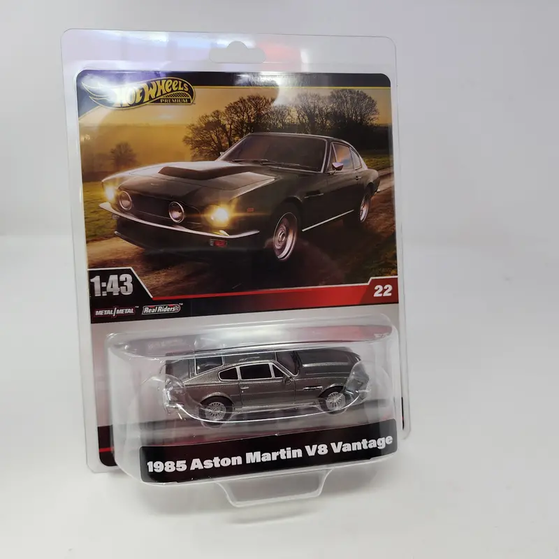 1985 Aston Martin V8 Vantage * 2025 Hot Wheels 1:43 Scale Series Case H 1