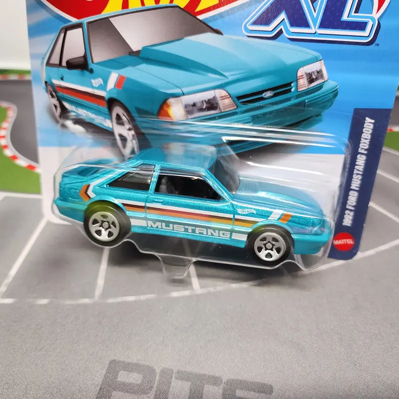 1992 Ford Mustang Foxbody #8 * 2026 Hot Wheels Xl 1:43 Scale * New Case B 2