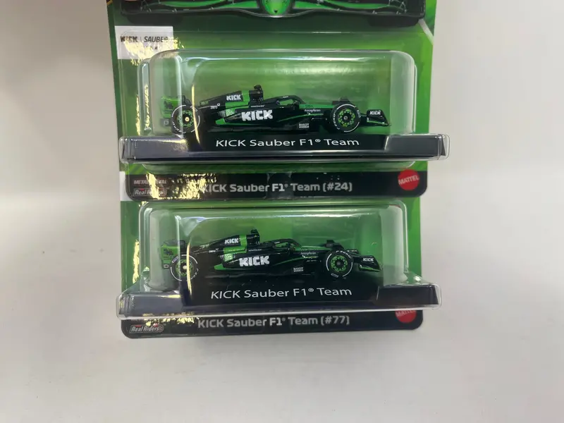 2 Car Set * Kick Sauber * #24 Guanyu & #77 Bottes * Hot Wheels Formula 1 - 2024 Series 2