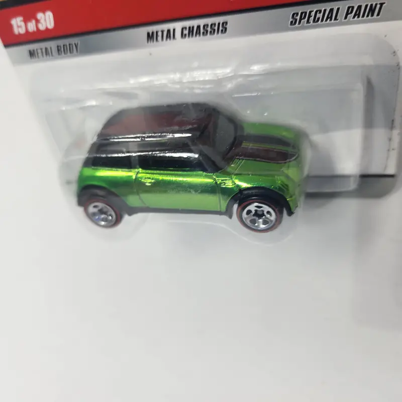 2001 Mini Cooper 15 * Green * Hot Wheels Classics 2