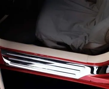 2005-2013 C6/Z06/Zr1/Gs Corvette - Outer Door Sills W/Chrome Ribs 2Pc | Polished Stainless Steel 1
