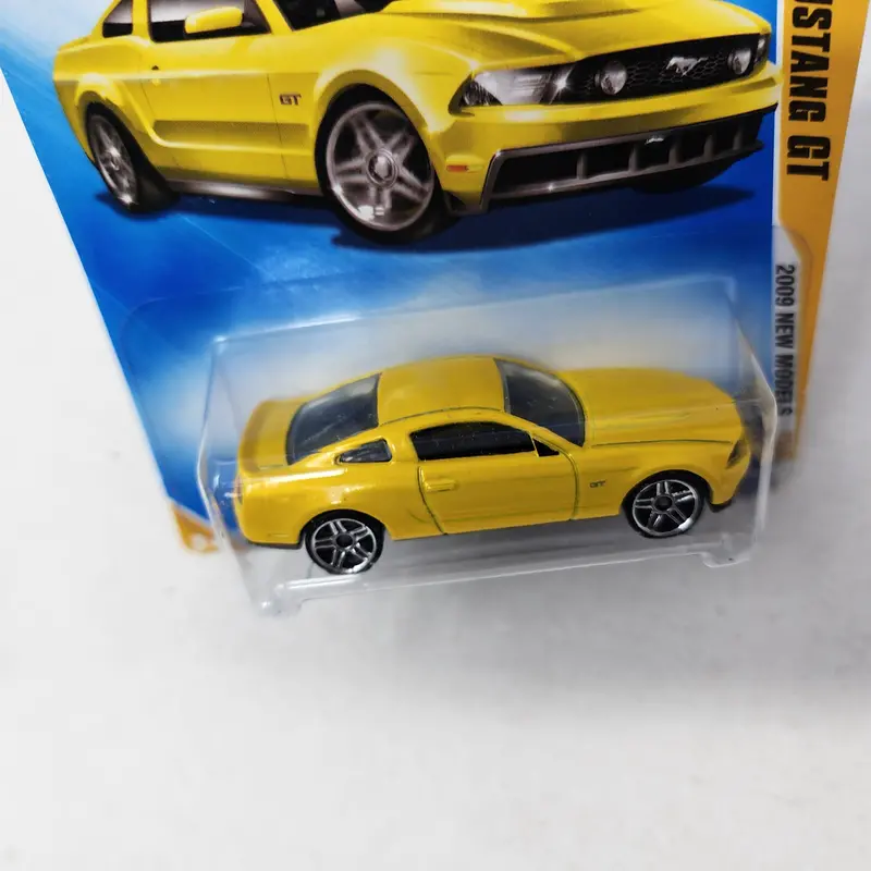 2010 Ford Mustang Gt #41 * Yellow * 2009 Hot Wheels New Models 2