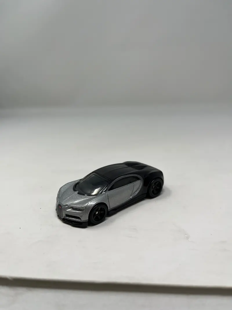2016 Bugatti Chiron * Silver * Hot Wheels 1:64 Scale Loose Diecast 1