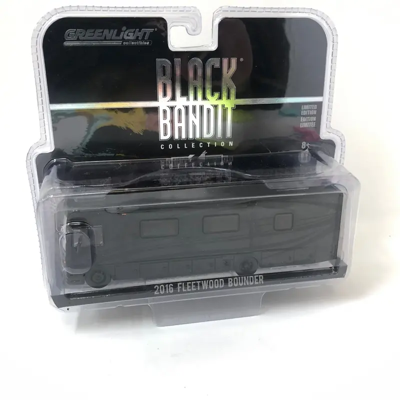 2016 Fleetwood Bounder * Greenlight Black Bandit 1