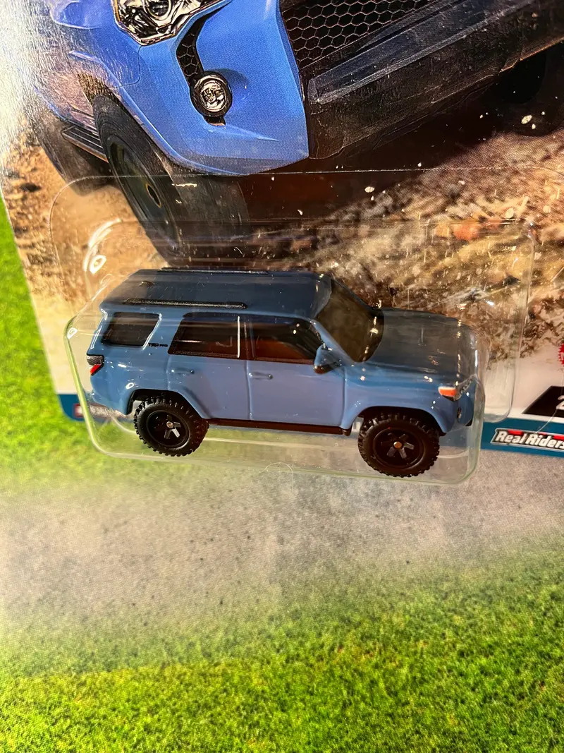 2018 Toyota 4 Runner #2 * 2023 Hot Wheels Off Road Car Culture Case F 2