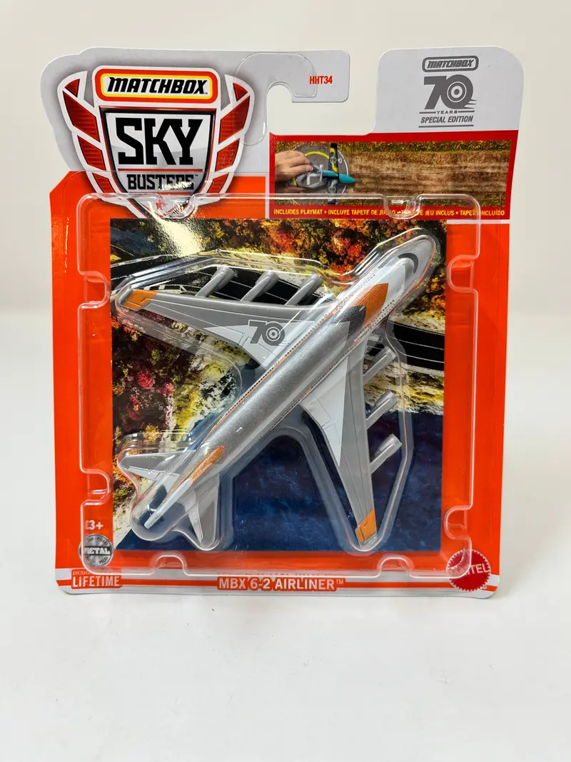 6-2 Airliner #10 * 2023 Matchbox Sky Busters New! Case J 1