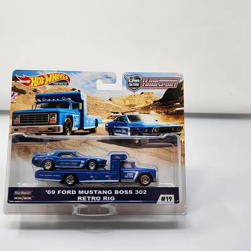 '69 Ford Mustang Boss 302 & Retro Rig #19 * Hot Wheels Team Transport Car Culture 1