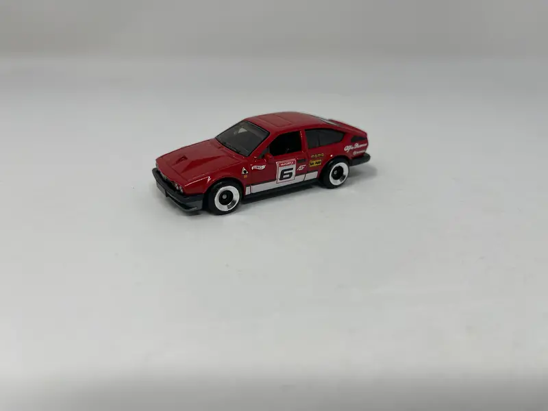 Alfa Romeo Gtv6 3.0 * Red * Hot Wheels 1:64 Scale Loose Diecast Model 1