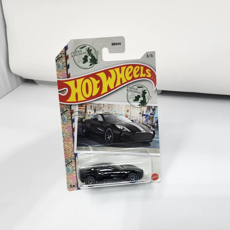 Aston Martin One-77 * Hot Wheels World Class Racers 1