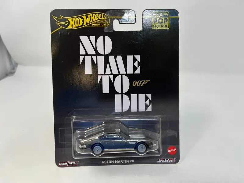 Aston Martin V8 Bond 007 * Grey * 2024 Hot Wheels Pop Culture Case D 1