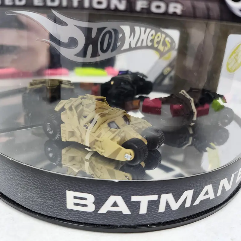 Batman Begins Limited Edition Set * Hot Wheels 2