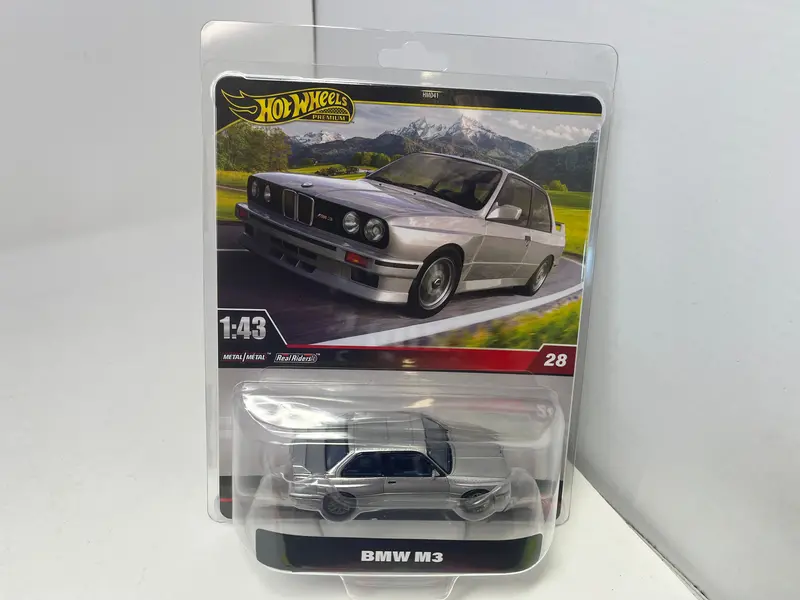 Bmw M3 * Silver * 2025 Hot Wheels 1:43 Scale Series Case J 1