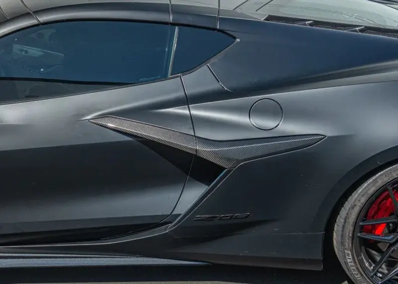 C8 Z06 Carbon Fiber Side Vent Door Garnish 1