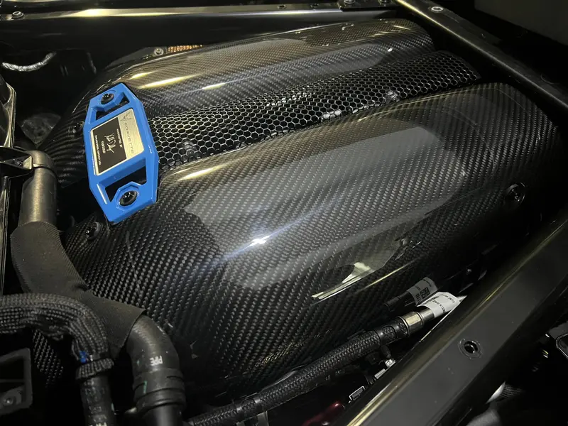 Carbon Fiber Lt6 Engine Intake Manifold Covers 1
