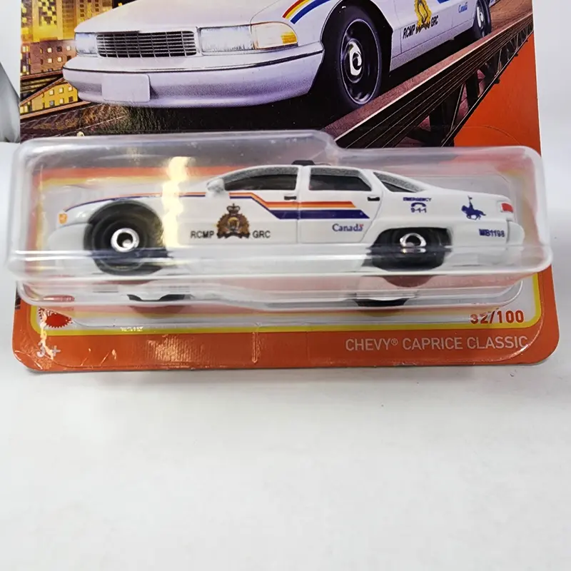 Chevy Caprice Classic #32 * White * Hot Wheels Basic Series 2