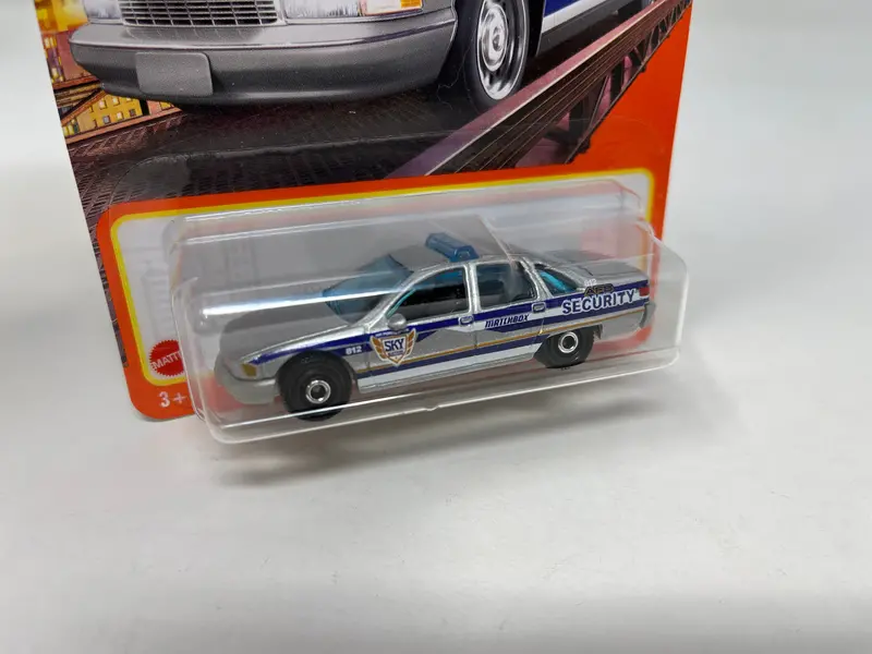 Chevy Caprice Classics Police #67 * Matchbox Basic Series * Silver 2