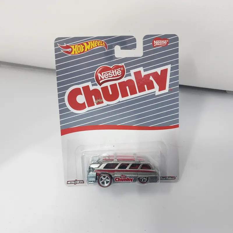 Chevy Greenbrier Sports Wagon Nestle * Hot Wheels Premium Pop Culture 1