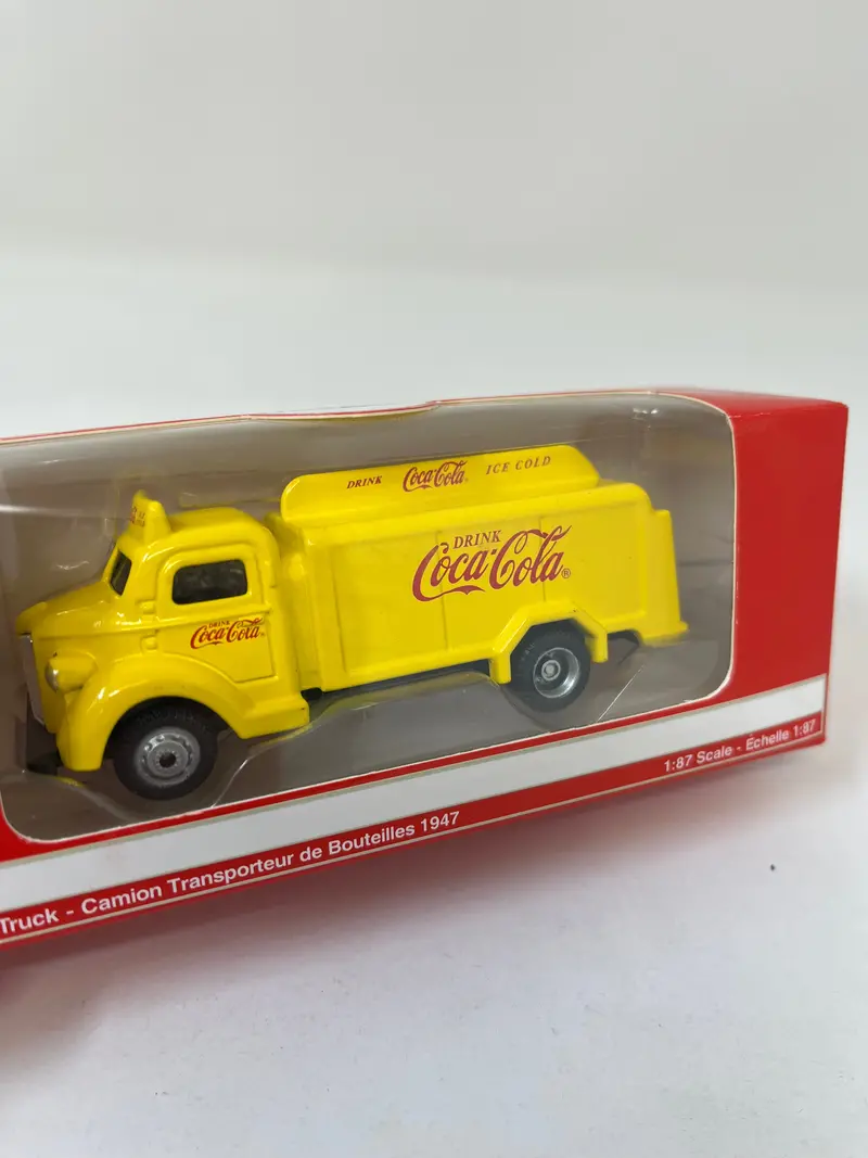 Coca Cola 1947 Bottle Truck * Motor City Classics 1:87 Ho Scale 2