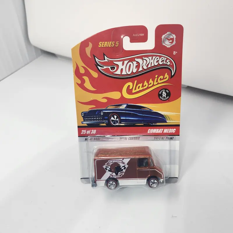 Combat Medic #25 * Hot Wheels Classics 1