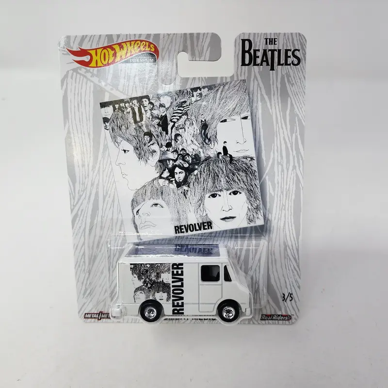 Combat Medic * Hot Wheels Pop Culture The Beatles 1