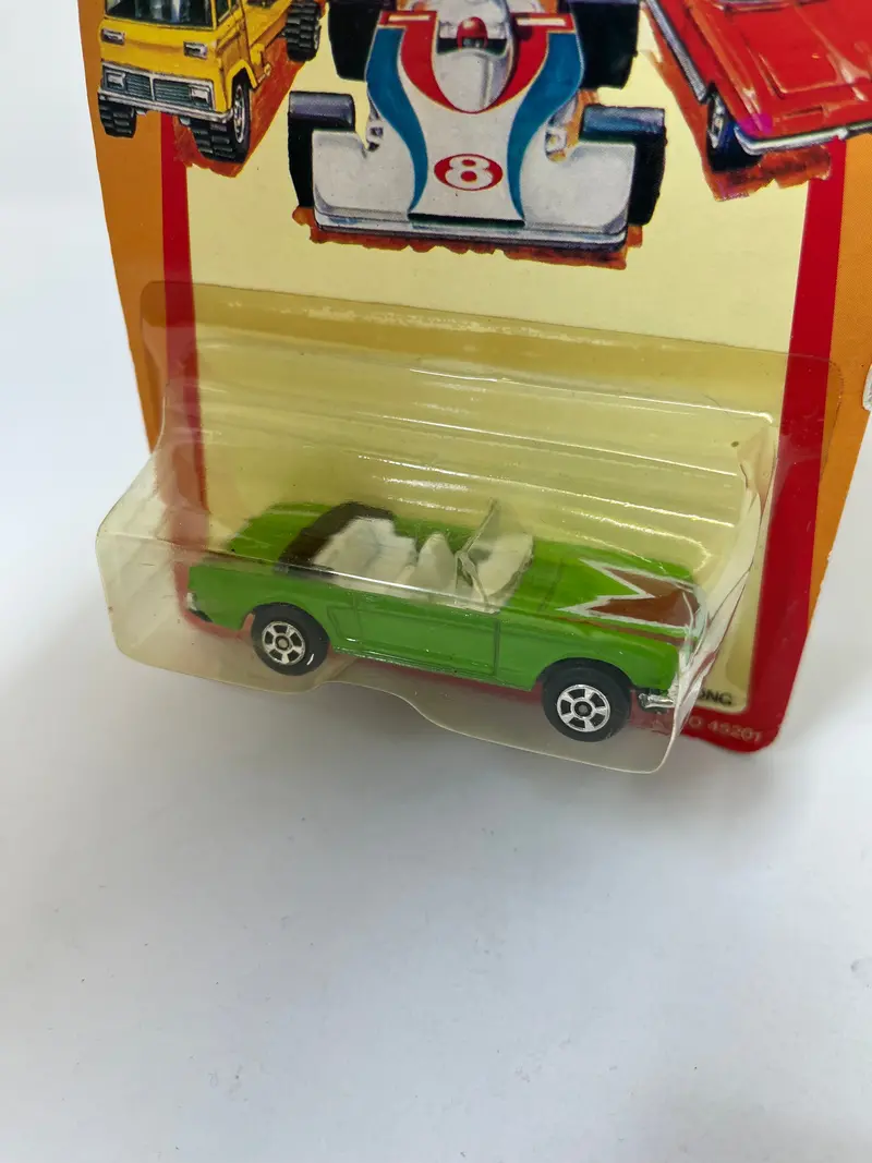 Convertible * Hot Shots 1:64 Scale Diecast Hong Kong 2