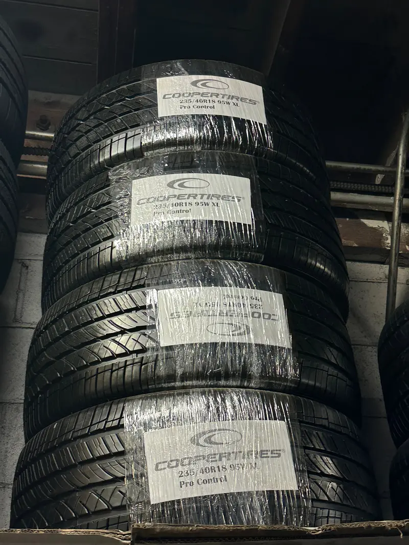 Cooper Procontrol 235/40R18 Xl 2354018 235 40 18 All Season Tire 1