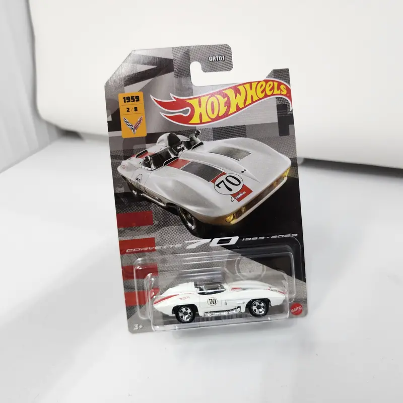 Corvette Stingray * White * Hot Wheels 70Th Anniversary Corvette 1