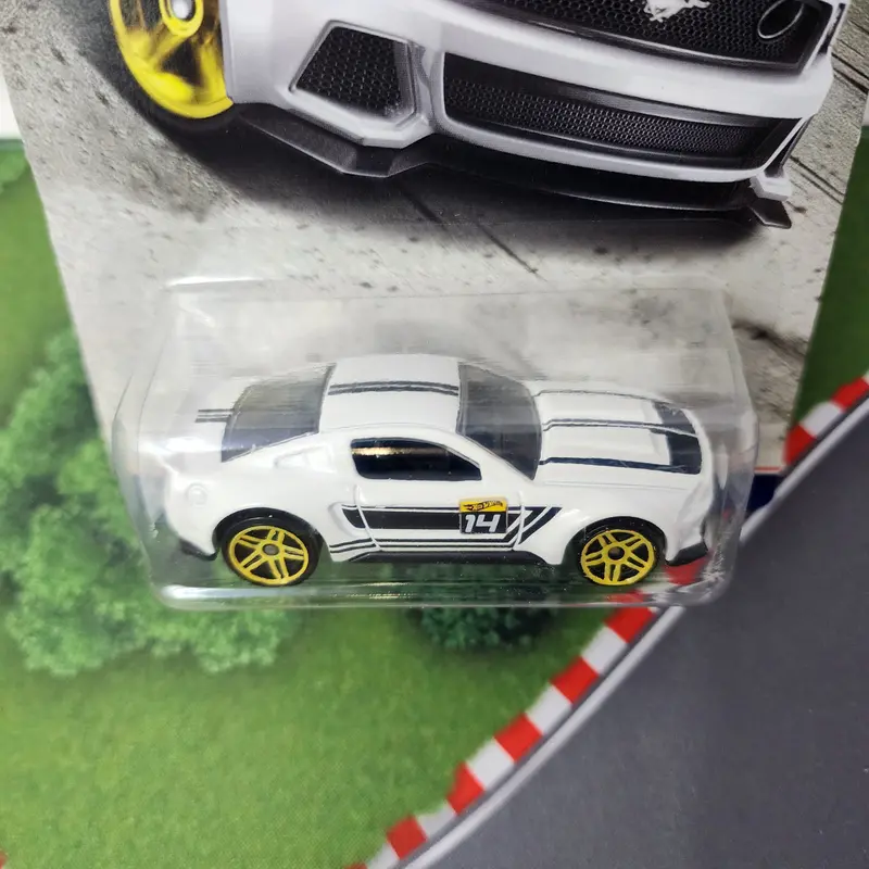 Custom 2014 Ford Mustang * White * Hot Wheels Ford Performance 2