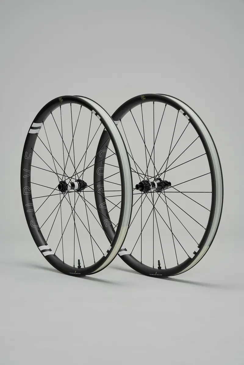 Dirt Hoops Carbon 1