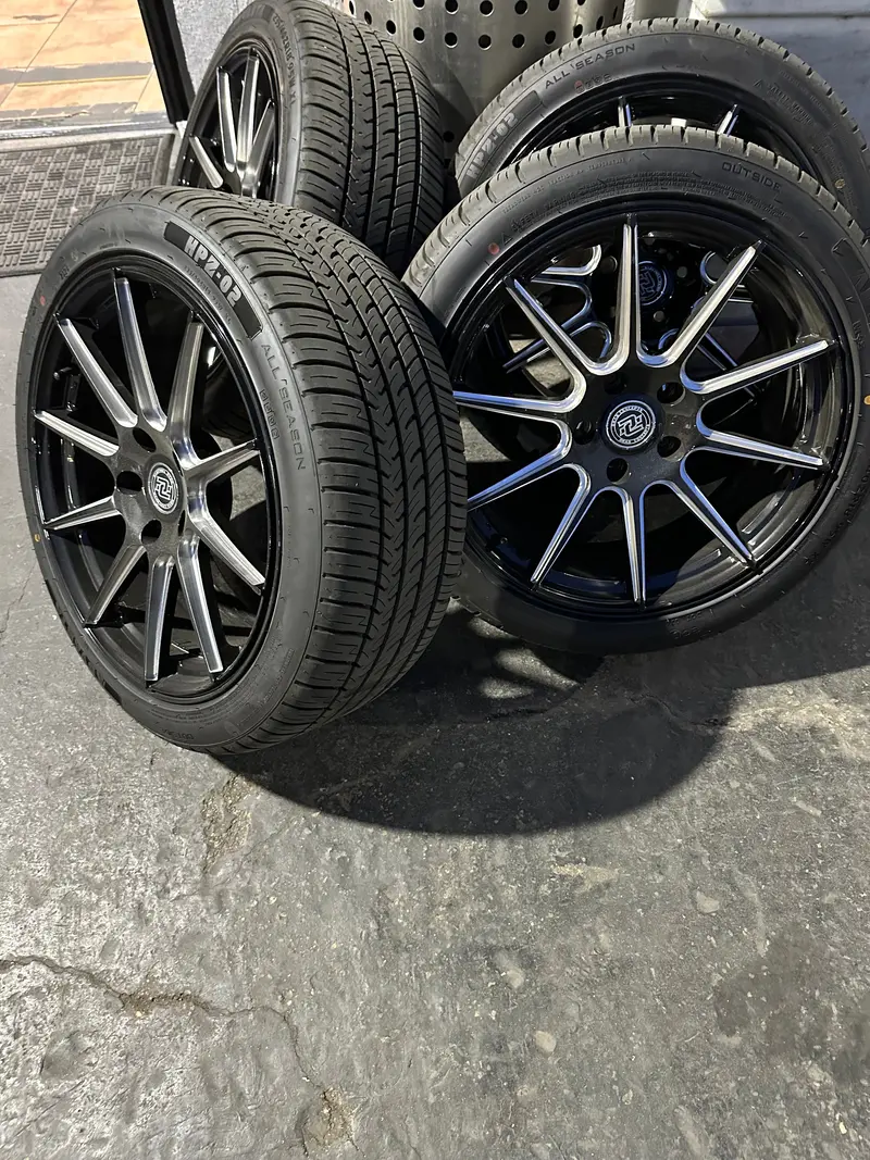 Drag Concepts 18" Dc-R39 Wheels 5X114.3 Black Milled 35Et 73.1Cb Tires 235/40/18 2