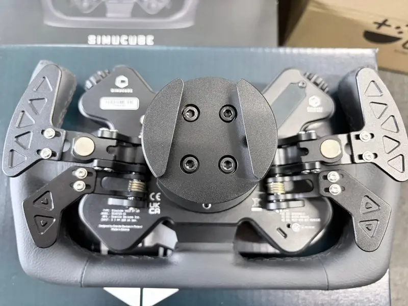 未使用に近い Simucube Valo Evo Gt ステアリング 国内正規代理店 2
