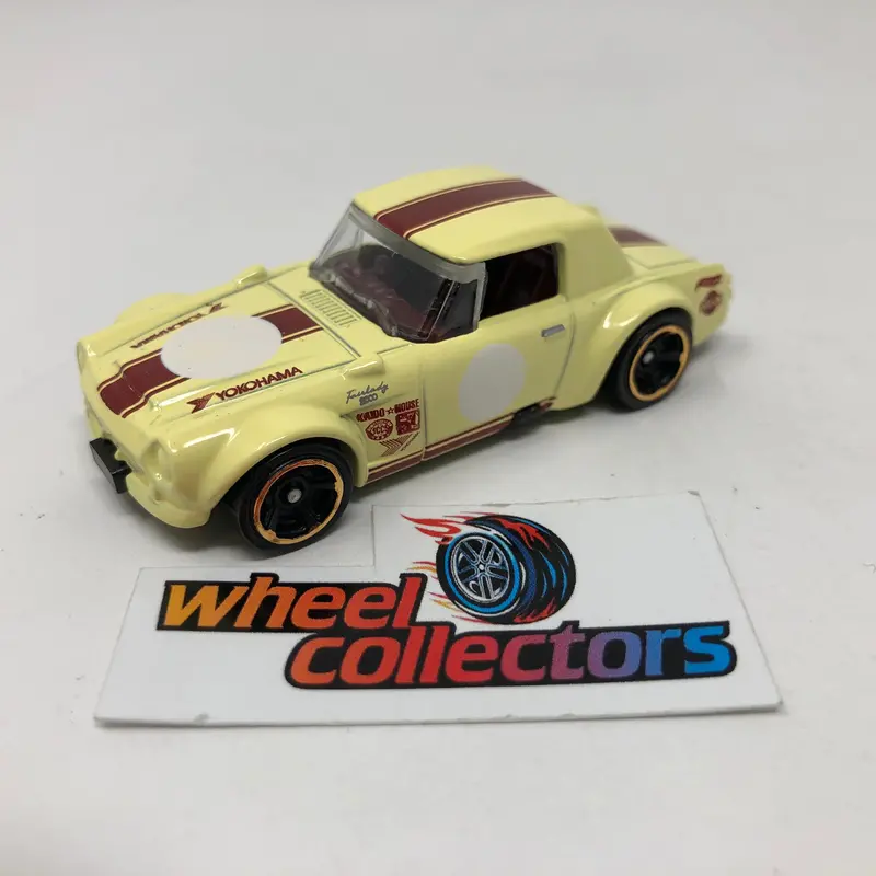Fairlady 2000 * Yellow * Hot Wheels Loose 1:64 Scale 1