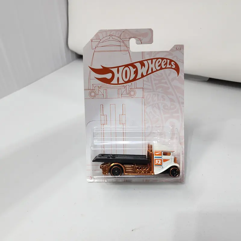 Fast-Bed Hauler * Hot Wheels  52Nd Anniversary Pearl & Chrome 1