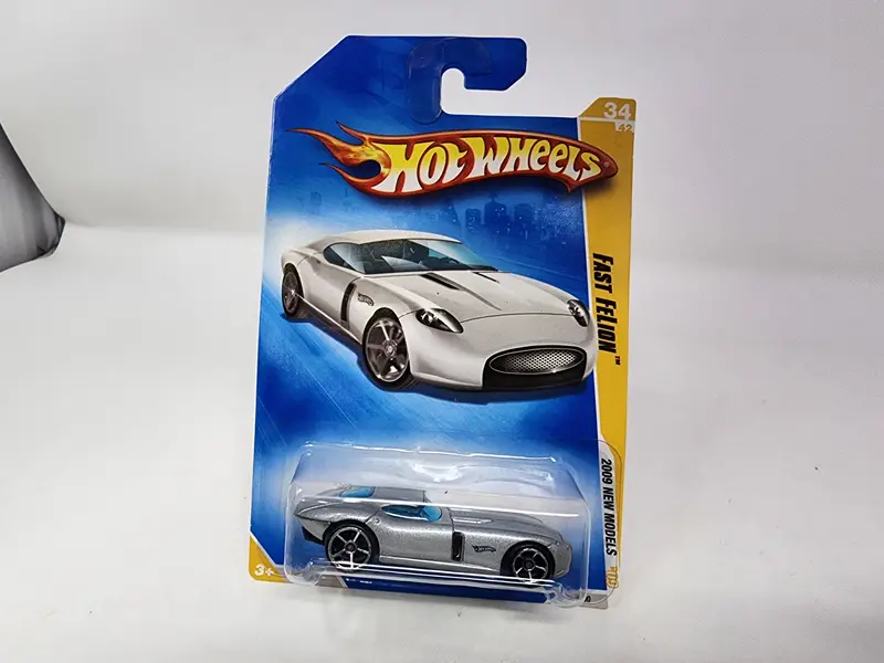 Fast Felion #34 * Silver * Hot Wheels 2009  New Models 1