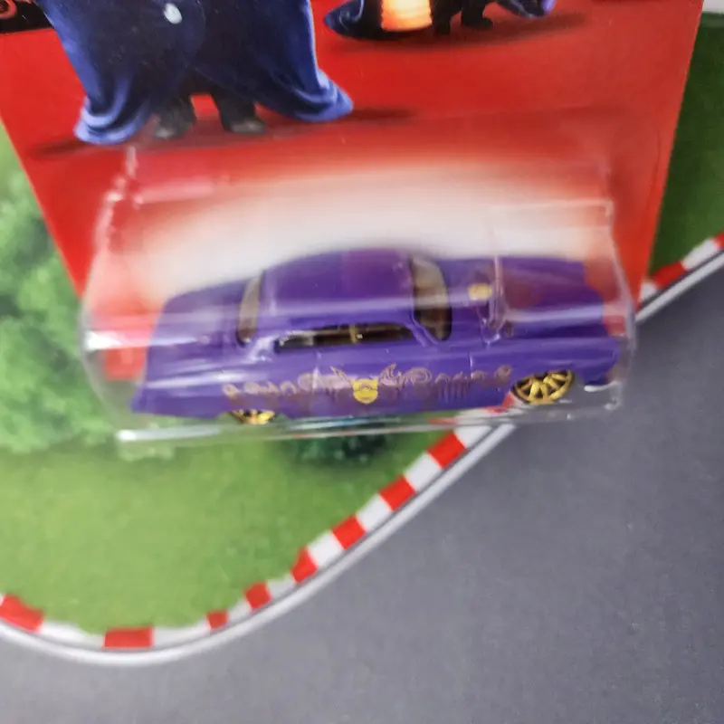 Fish'd & Chip'd * Purple * Hot Wheels Despicable Me 2
