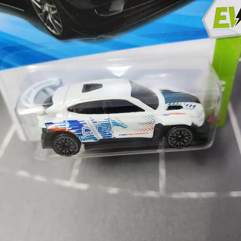 Ford Mustang Mach-R 1400 #8 * White * 2026 Hot Wheels Case G 2