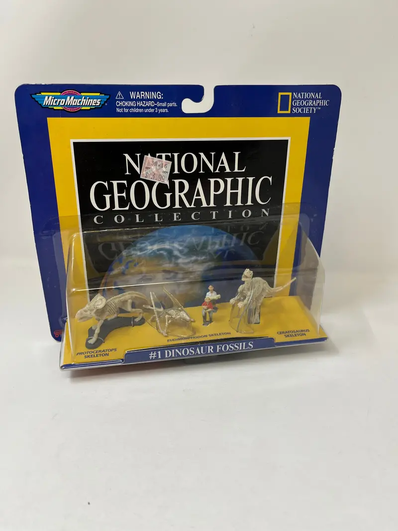 Galoob Micro Machines National Geographic Collection #1 Dinosaur Fossils 1
