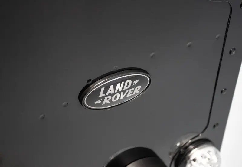 Genuine Lr 'Land Rover' Black Badge (With Plinth) 1