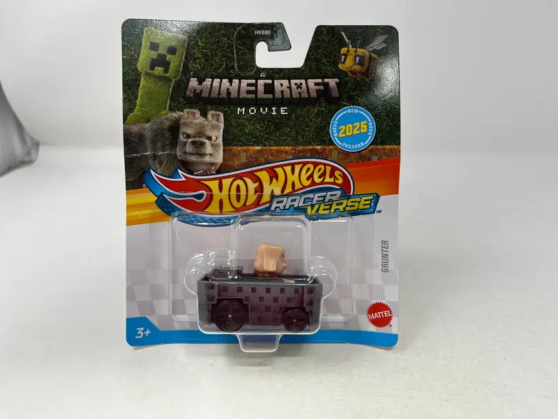 Grunter * Minecraft Movie * 2025 Hot Wheels Racer Verse Case E * Bad Card 1
