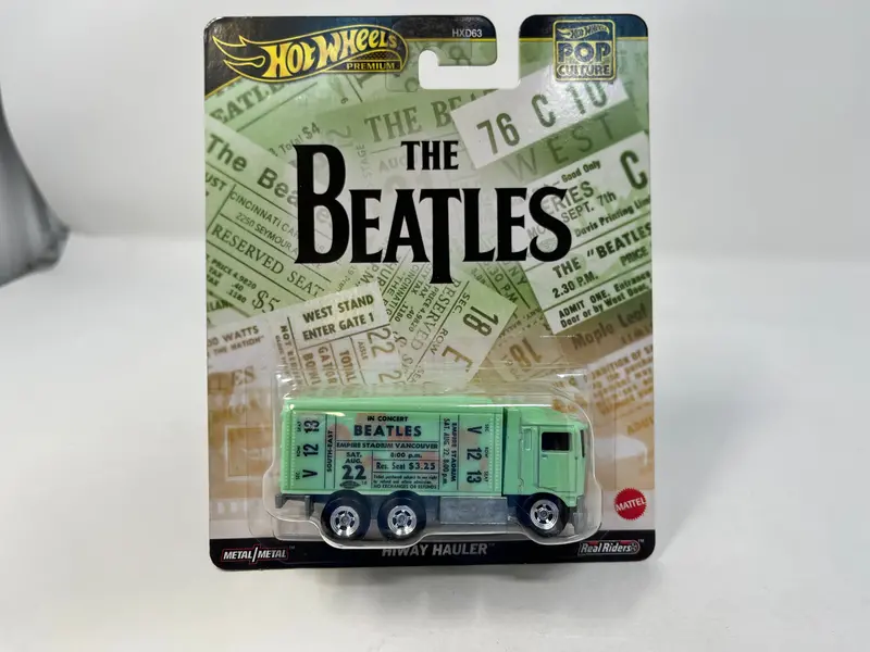 Hiway Hauler Beatles * Green * 2024 Hot Wheels Pop Culture Case D 1